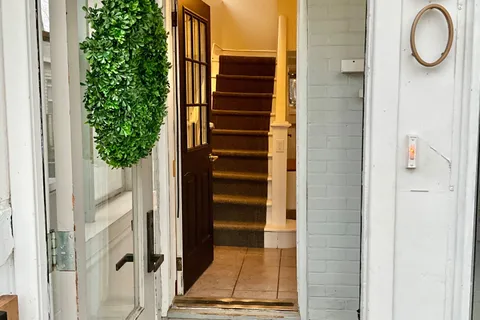 180 Pearl Street, ON K6V 4C8