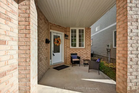 7 Whitechapel Crescent, ON K1S 3G7