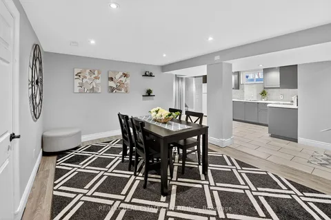 23 Pinewood Avenue, ON L3M 1W2