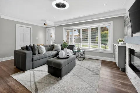 23 Pinewood Avenue, ON L3M 1W2