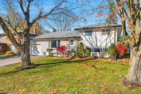 805 Highland Court, ON K9H 5K1