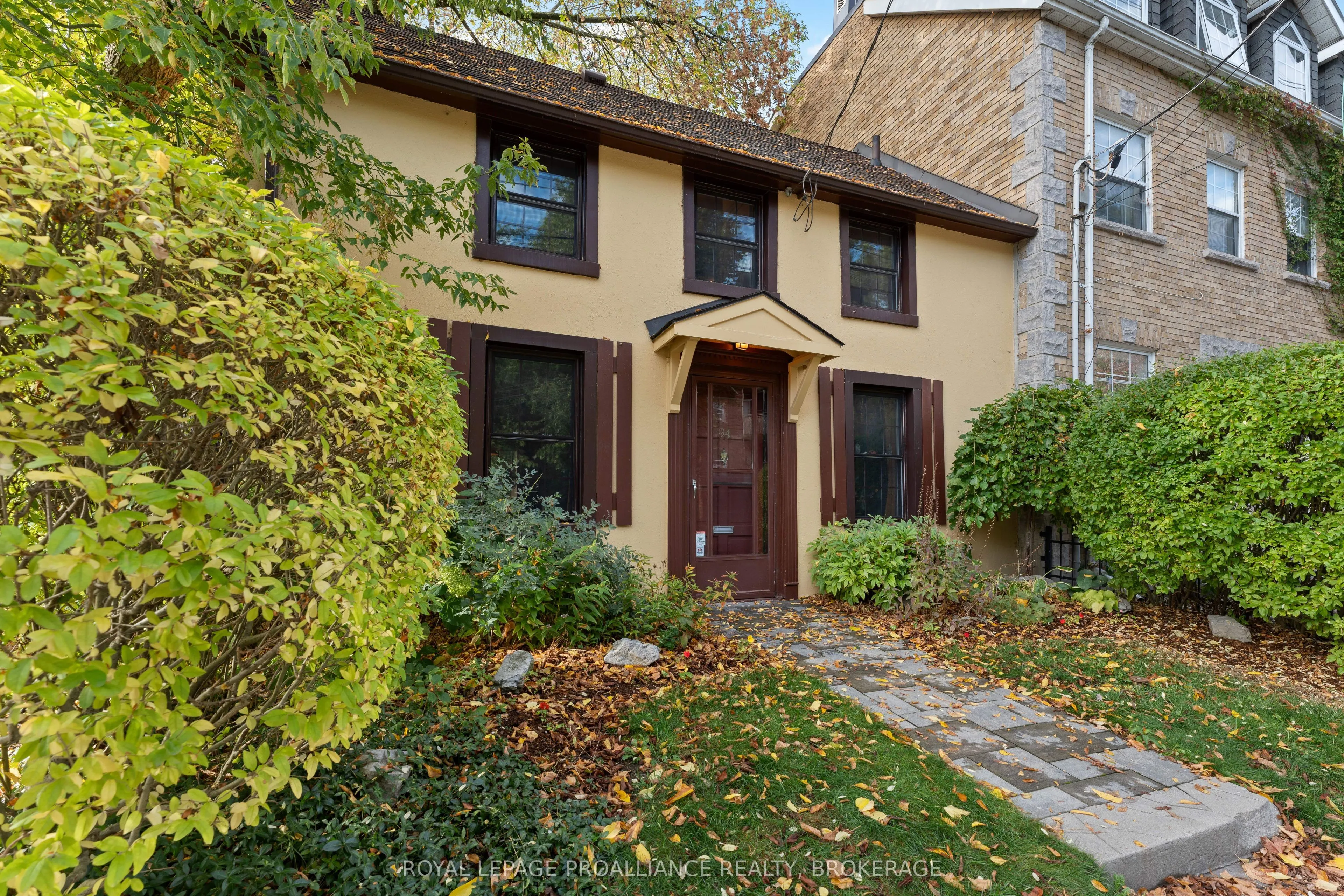 94 William Street, ON K7L 2C5