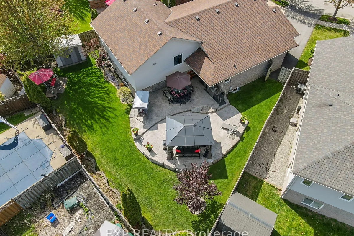 7090 Julie Drive, ON L2H 3L4