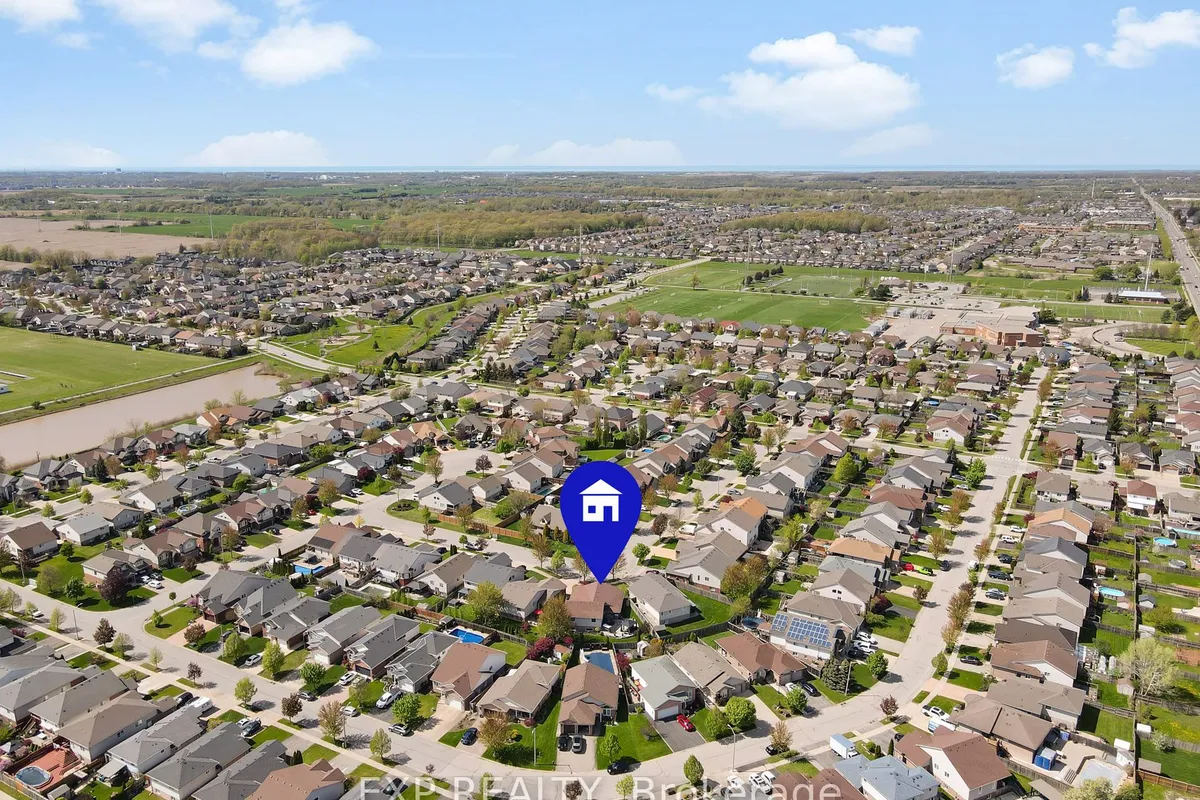 7090 Julie Drive, ON L2H 3L4