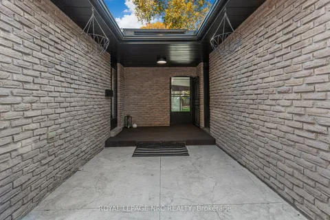 9 Windermere Court, ON L3C 5V4