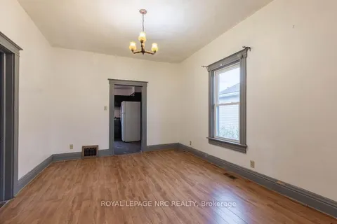 5 Lisgar Street, ON L2S 1P6