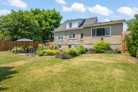 320 Dundas Street, ON K7R 2B4