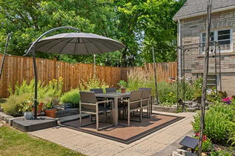 320 Dundas Street, ON K7R 2B4