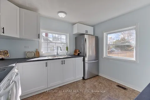 208 Golf Course Road, ON K8A 7B3