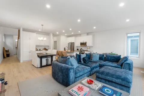 214 Superior Drive, ON K7N 0E4