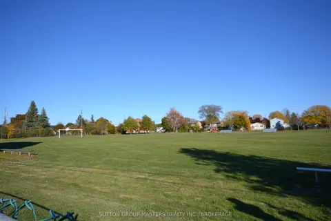 29 Brant Avenue, ON K7K 4V2