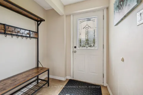 2045 Deerhurst Court, ON K1J 8H2