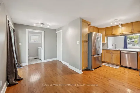 2045 Deerhurst Court, ON K1J 8H2