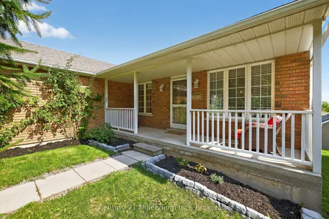 702 Spillsbury Drive, ON K9K 2K2