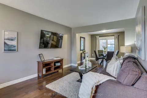 27 Loggers Grove, ON N5W 5Y9