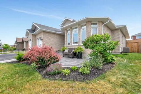 16 Hummingbird Drive, ON K8N 0H7