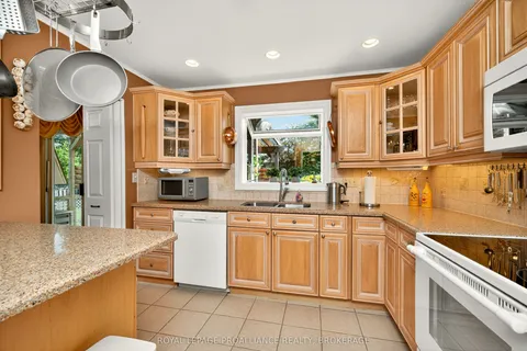 862 Berwick Place, ON K7M 6B6