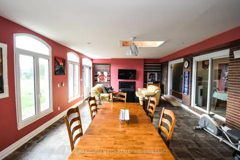 9735 CARL Road, ON L0S 1K0