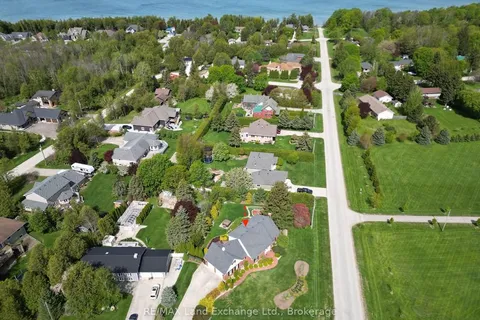 4 Eastwood Crescent, ON N0G 2T0