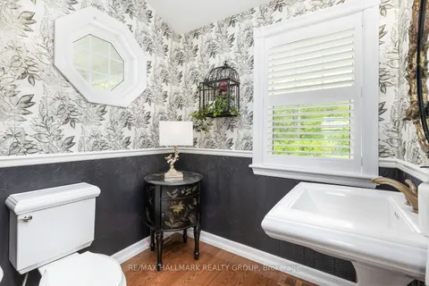 1 Rideau Glen Drive, ON K2C 3H1