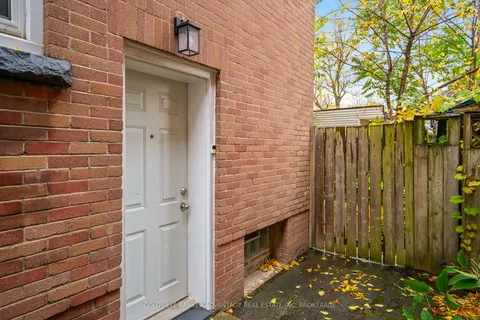 257 Niagara Street, ON L3C 1K3