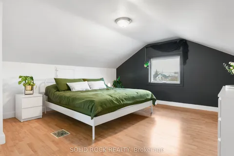 190 Carswell Street, ON K7V 2G4