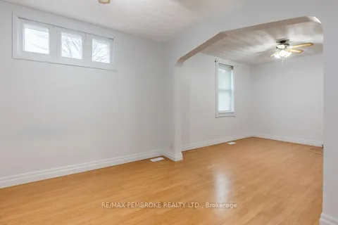 618 ELGIN Street, ON K8A 4H2