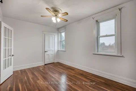 618 ELGIN Street, ON K8A 4H2