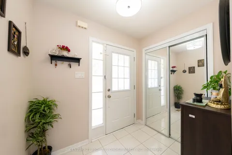 335 Falling Green Crescent, ON N2R 0G4