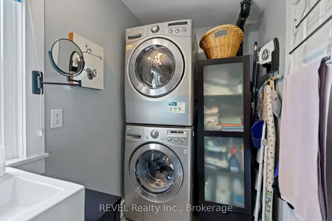 1555 Merrittville Highway, ON L3B 5N5