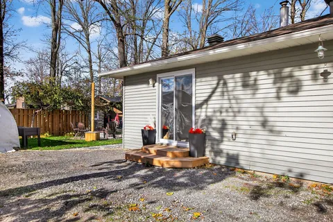 110 Elm Avenue, ON K7C 0C4