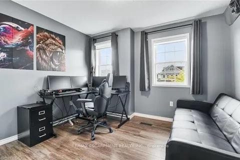 5 Mavin Street, ON N3T 6N1