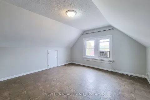 125 Sanford Avenue, ON L8L 5Z4