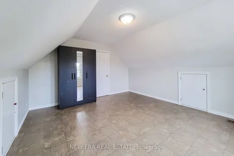 125 Sanford Avenue, ON L8L 5Z4