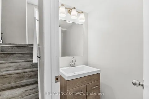 602 Seyton Drive, ON K2H 7X5