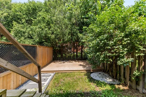 602 Seyton Drive, ON K2H 7X5