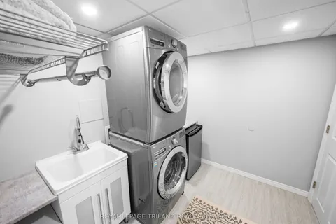 128 Garland Lane, ON N5V 3K8