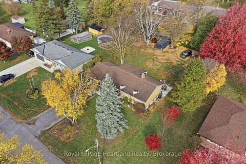 292 Wellington Street, ON N0M 1H0