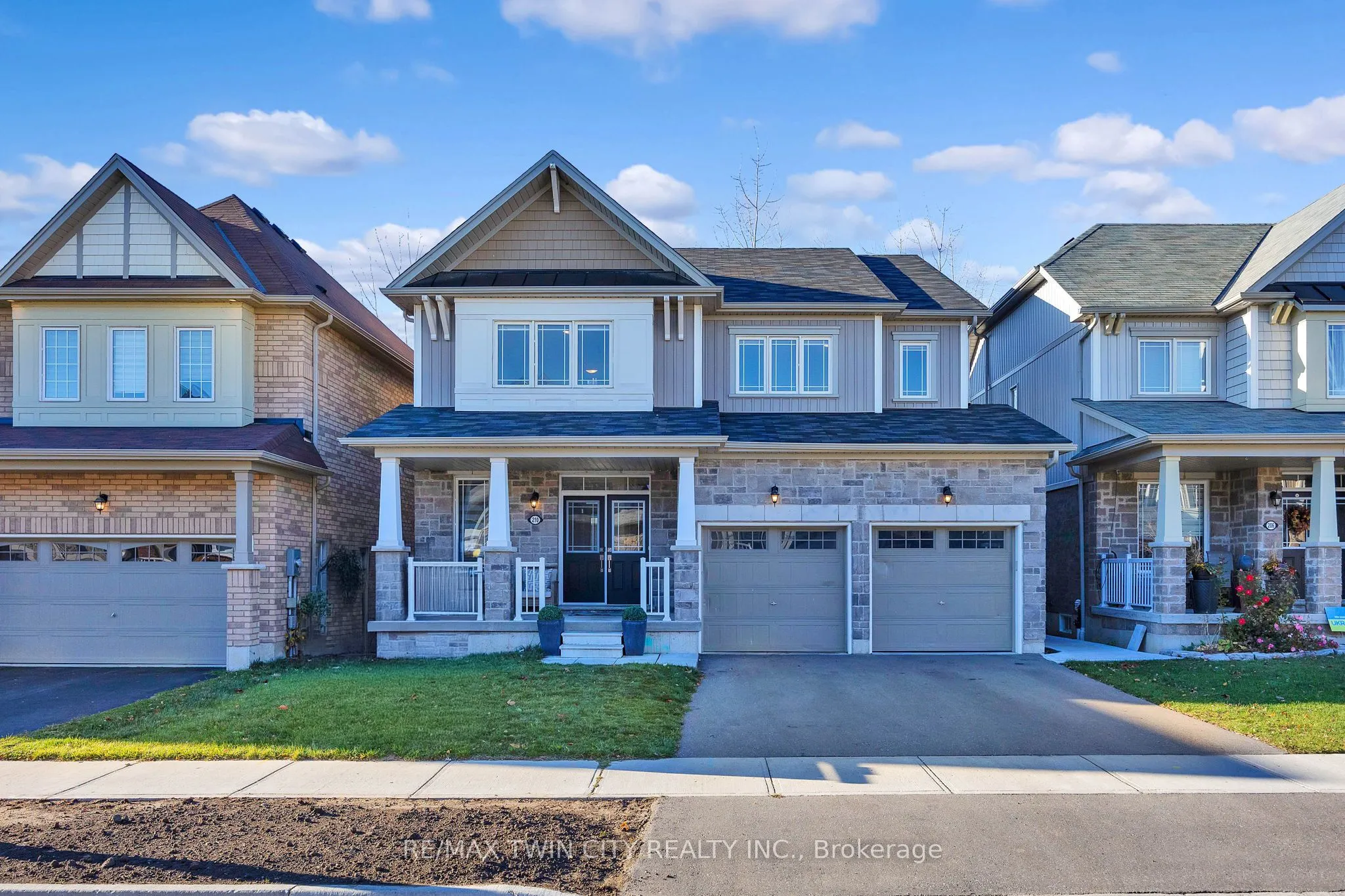 210 DOLMAN Street, ON N0B 1M0