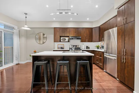 938 Fletcher Circle, ON K2T 0B7