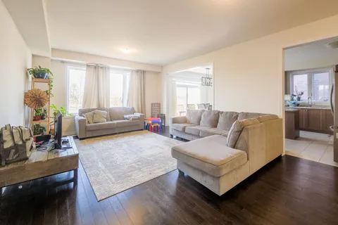 48 Esther Crescent, ON L3B 0G2