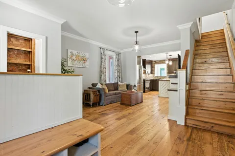 284 Cumberland Avenue, ON L8M 2A1