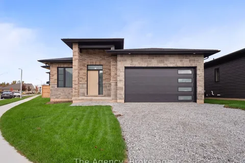 118 Willowbrook Drive, ON L3C 0G2