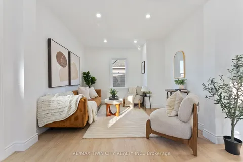 25 Dundee Street, ON N3R 4M2