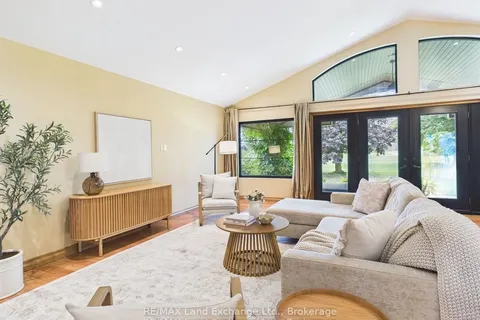 203 Campbell Crescent, ON N2Z 1B9