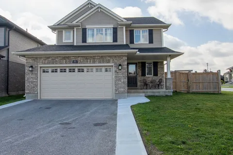 16 Arnold Street, ON N4G 0G9