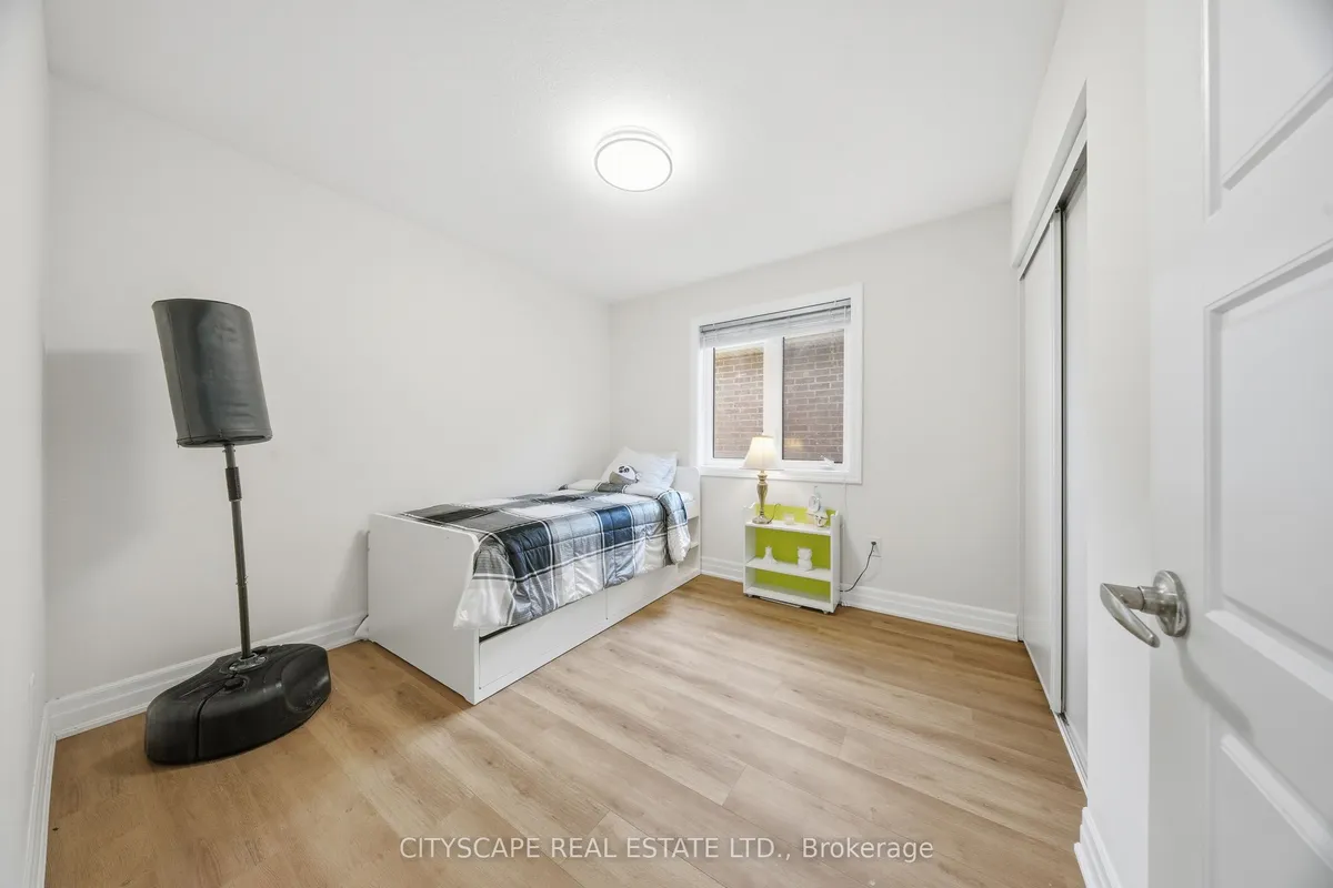 28 Celano Drive, ON L8B 1V3