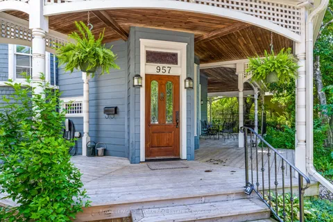 957 Beach Boulevard, ON L8H 6Z7