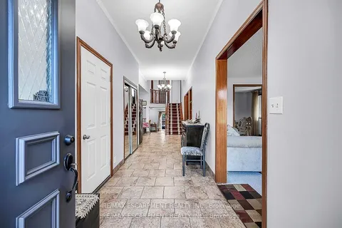 140 SOLOMON Crescent, ON L8W 2G7