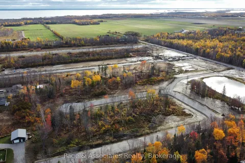 15 Brianne Court, ON P2B 0C6